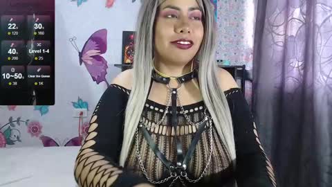 Snapshot of lylyum_k chatting on 01.11.25 kat online show from 01.11.25