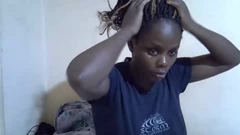 Snapshot of lyn_anna chatting on 11.09.25 lyn_anna online show from 11.09.25