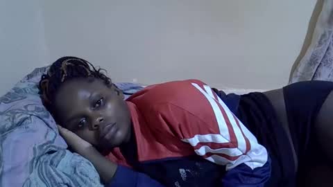 Snapshot of lyn_anna chatting on 11.12.25 lyn_anna online show from 11.12.25