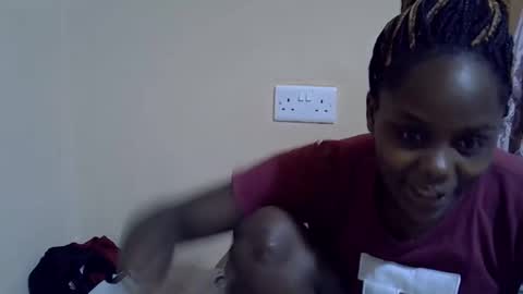 Snapshot of lyn_anna chatting on 11.14.25 lyn_anna online show from 11.14.25