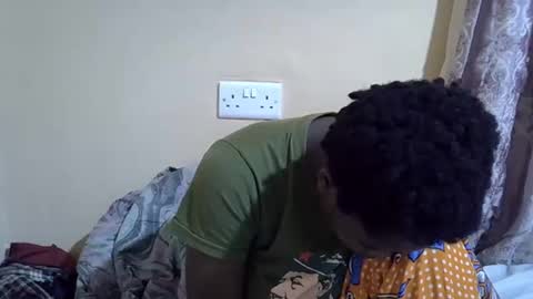 Snapshot of lyn_anna chatting on 11.30.25 lyn_anna online show from 11.30.25