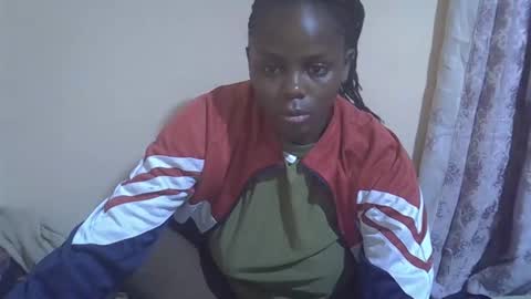 Snapshot of lyn_anna chatting on 12.15.25 lyn_anna online show from 12.15.25