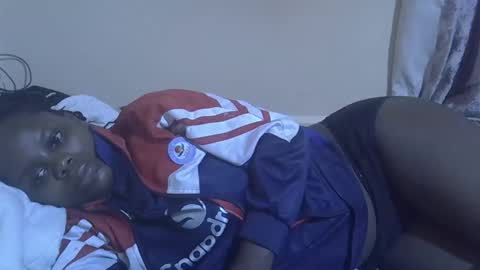 Snapshot of lyn_anna chatting on 12.17.25 lyn_anna online show from 12.17.25