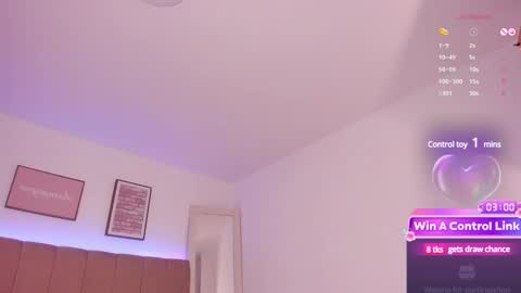 Snapshot of lyn_lebelle chatting on 12.14.24 Lyn online show from 12.14.24