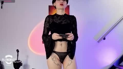 Snapshot of lyn_lebelle chatting on 09.09.25 Lyn online show from 09.09.25