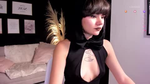 Snapshot of lyn_lebelle chatting on 01.12.26 Lyn online show from 01.12.26