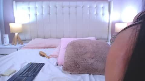 Lyn online show from 02.25.25