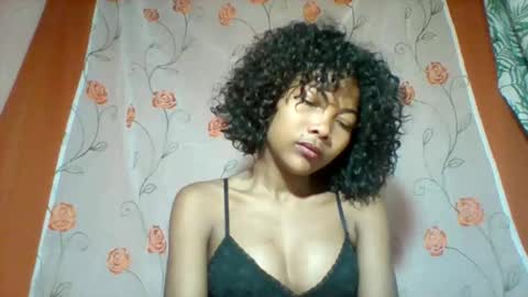 lyndah19 online show from 11.24.25