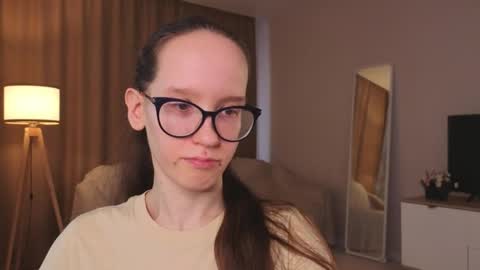 Snapshot of lynettebails chatting on 05.19.26 Sara online show from 05.19.26