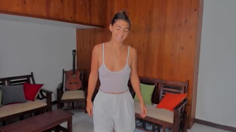 Snapshot of lynn_jackson chatting on 11.18.25 LYNN online show from 11.18.25