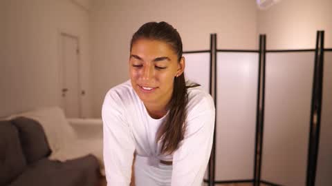  LYNN  online show from 12.15.25