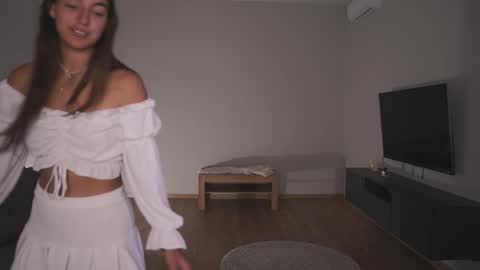  LYNN  online show from 03.09.26