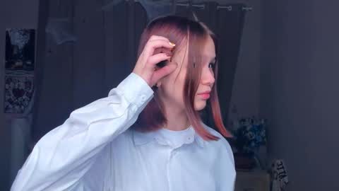 Cozy Lynns room online show from 11.14.25