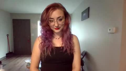 Lynn  online show from 04.04.26