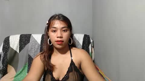 Snapshot of lynskaye2005 chatting on 06.22.26 Lyn online show from 06.22.26