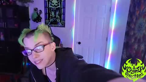 Snapshot of lynxanarres chatting on 09.27.25 Lynx Anarres online show from 09.27.25