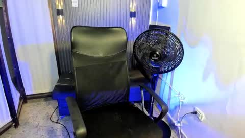 lyrafrost5 online show from 03.20.26