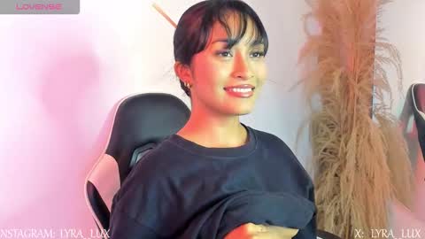 lyralux10 online show from 11.18.25