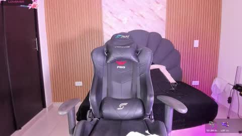    VIVIANA    online show from 02.06.26