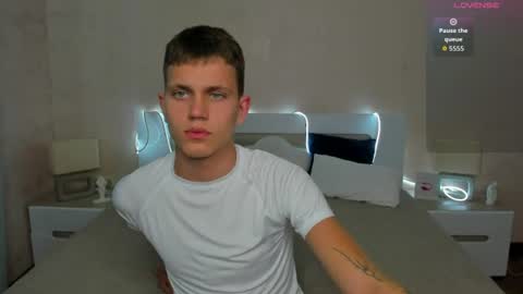 m0neyken_ online show from 07.10.26