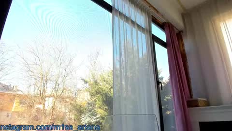 Snapshot of m1ss_ariana chatting on 03.06.25 Ariana online show from 03.06.25