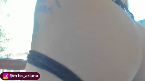 Snapshot of m1ss_ariana chatting on 10.31.25 Ariana online show from 10.31.25