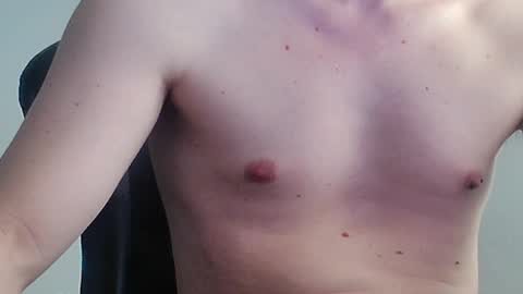 Snapshot of m3n1c chatting on 02.10.26 m3n1c online show from 02.10.26