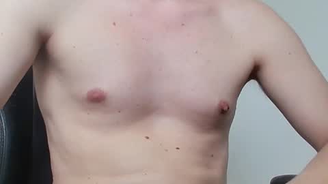 Snapshot of m3n1c chatting on 02.11.26 m3n1c online show from 02.11.26