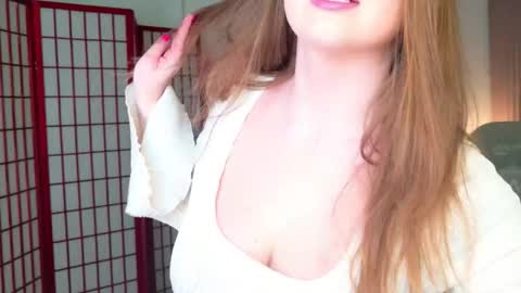 Snapshot of m_i_l_e_n_a_ chatting on 03.09.26 Milena online show from 03.09.26