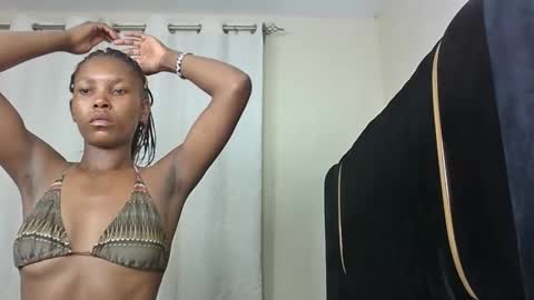 m_pretty_p online show from 12.11.24