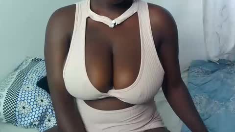 Snapshot of m_tits3 chatting on 09.10.25 m_tits3 online show from 09.10.25