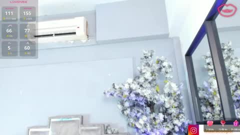 Snapshot of maaracooper chatting on 05.19.26 Maraacooper online show from 05.19.26