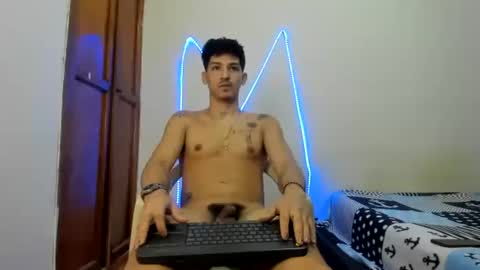 Snapshot of maaster420 chatting on 11.30.25 itgram pezlo josue online show from 11.30.25