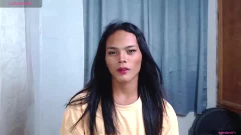 Snapshot of mabuhay_lola chatting on 05.07.26 Divina online show from 05.07.26