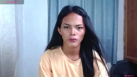 Snapshot of mabuhay_lola chatting on 05.08.26 Divina online show from 05.08.26