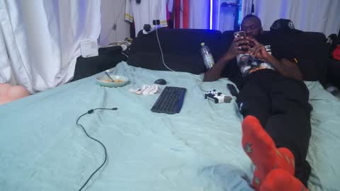 Mac Troy online show from 11.05.25