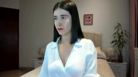 Snapshot of macarena_vallejo_ chatting on 04.14.26 Macarena online show from 04.14.26