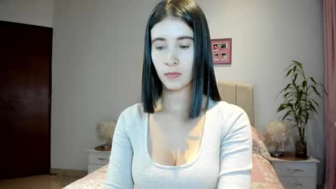 Snapshot of macarena_vallejo_ chatting on 04.22.26 Macarena online show from 04.22.26