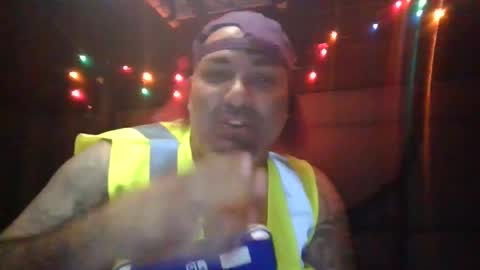 Snapshot of machuelbibliotecario chatting on 12.10.24 machu el bibliotecario online show from 12.10.24