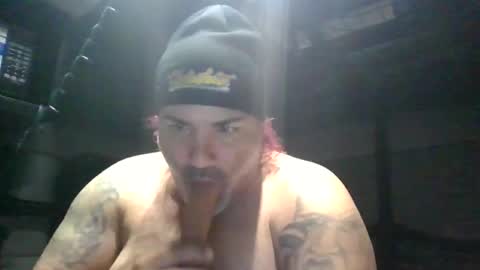 Snapshot of machuelbibliotecario chatting on 12.15.24 machu el bibliotecario online show from 12.15.24