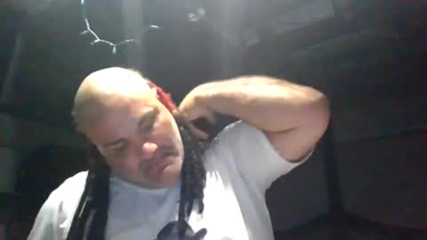 Snapshot of machuelbibliotecario chatting on 02.21.25 machu el bibliotecario online show from 02.21.25