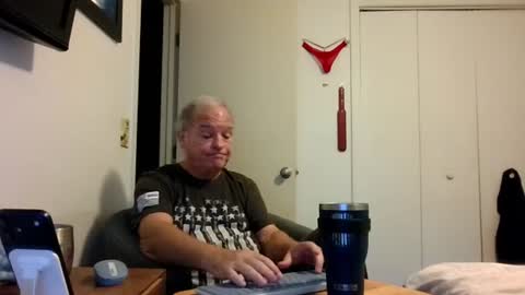 Snapshot of mackdocc001 chatting on 06.26.26 mackdocc001 online show from 06.26.26