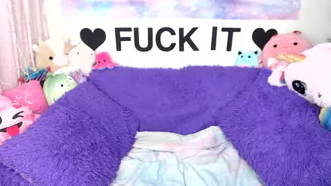 Mackenzie Wolfe online show from 06.24.26