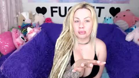 Mackenzie Wolfe online show from 07.15.26