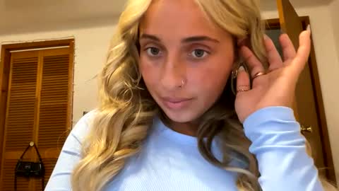 Snapshot of macyxaldy chatting on 10.08.25 macyxaldy online show from 10.08.25