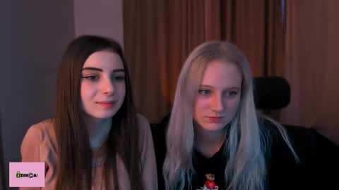 Snapshot of madam_ulis chatting on 12.20.24 Ulis online show from 12.20.24