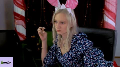 Snapshot of madam_ulis chatting on 12.23.24 Ulis online show from 12.23.24