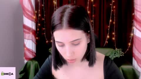 Snapshot of madam_ulis chatting on 12.27.24 Ulis online show from 12.27.24