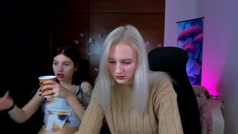 Snapshot of madam_ulis chatting on 01.04.25 Ulis online show from 01.04.25