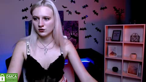 Snapshot of madam_ulis chatting on 01.06.25 Ulis online show from 01.06.25